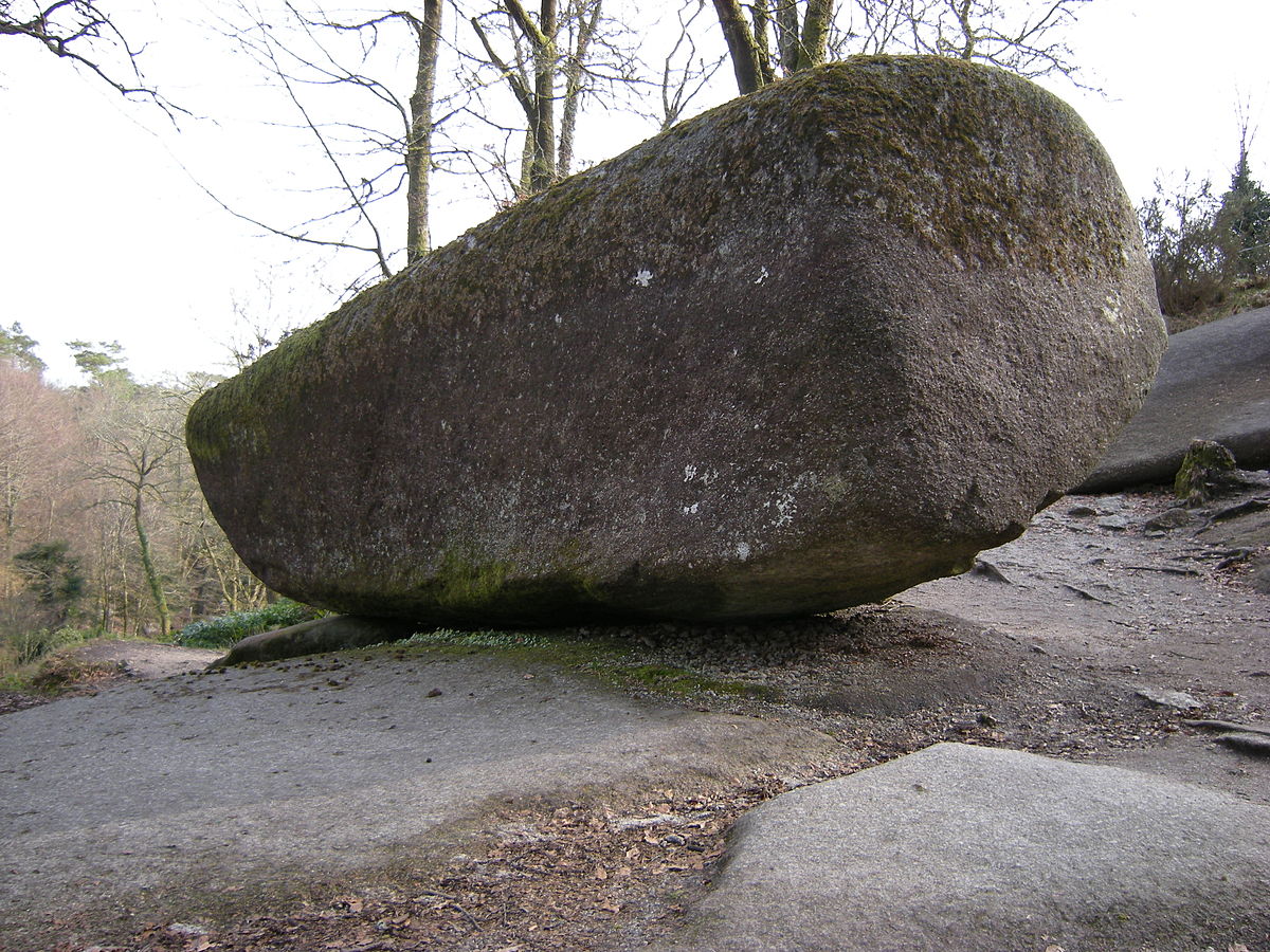ଛୁଇଁଦେଲେ ହଲୁଛି ୧୩୨ଟନ ପଥର