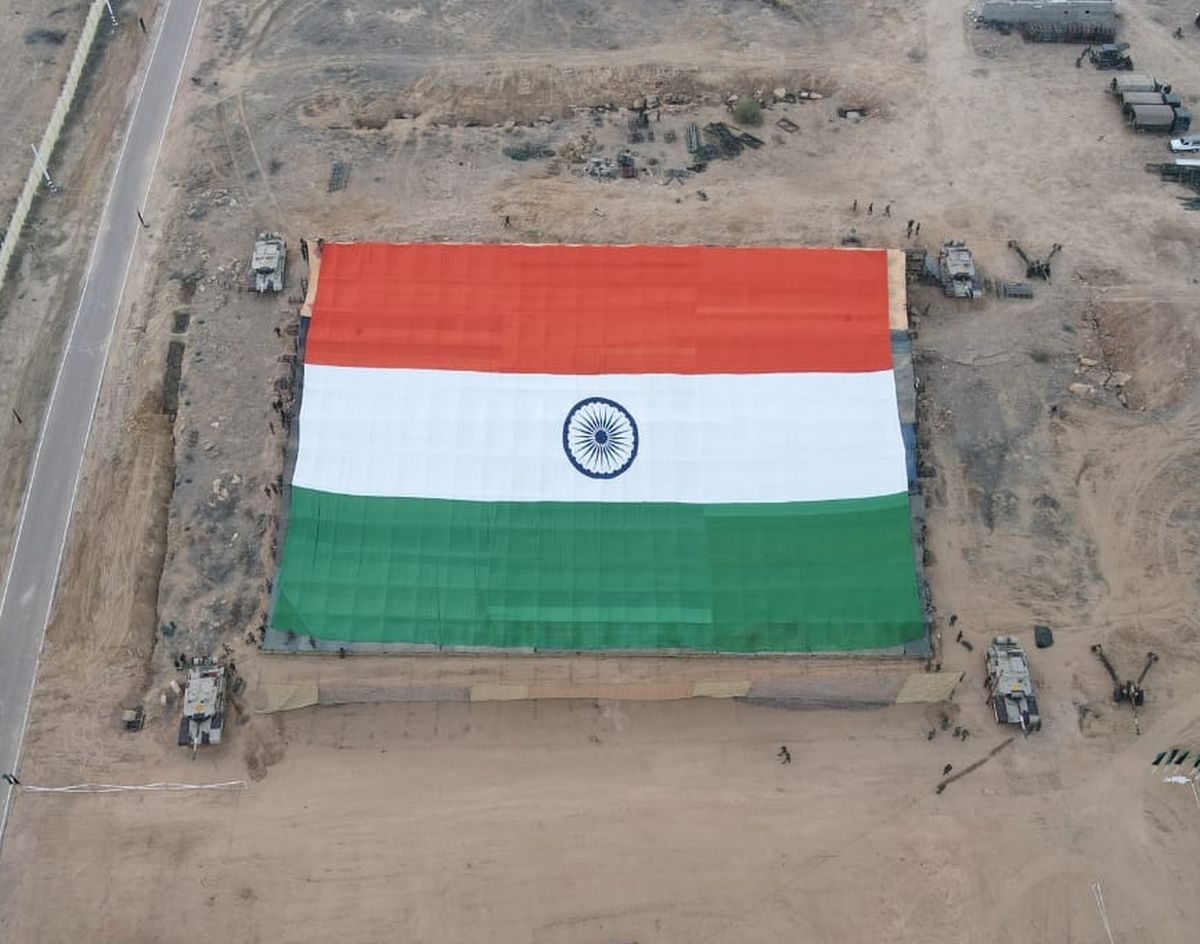 ସେନା ଦିବସରେ ବର୍ଡରରେ ଉଡିଲା ଖଦି ତ୍ରିରଙ୍ଗା